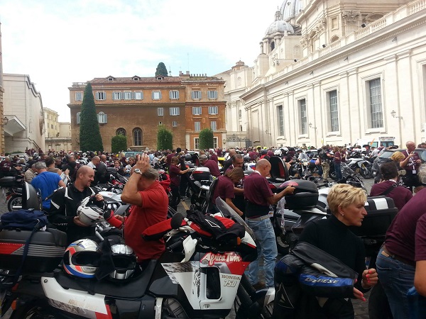 arrivo in vaticano.jpg